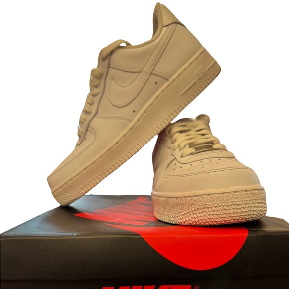 Air Force 1 Sneakers in White - Picture 2 of 8